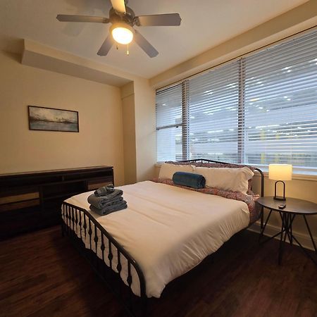 Amazing Condos Beautiful View 2 Blocks To French Quarter, Small Rooftop Pool, Gym, Seanger Theater, Super Dome, And Bourbon St New Orleans Kamer foto