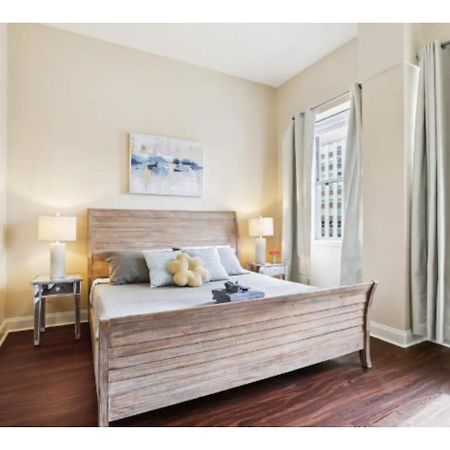 Amazing Condos Beautiful View 2 Blocks To French Quarter, Small Rooftop Pool, Gym, Seanger Theater, Super Dome, And Bourbon St New Orleans Buitenkant foto