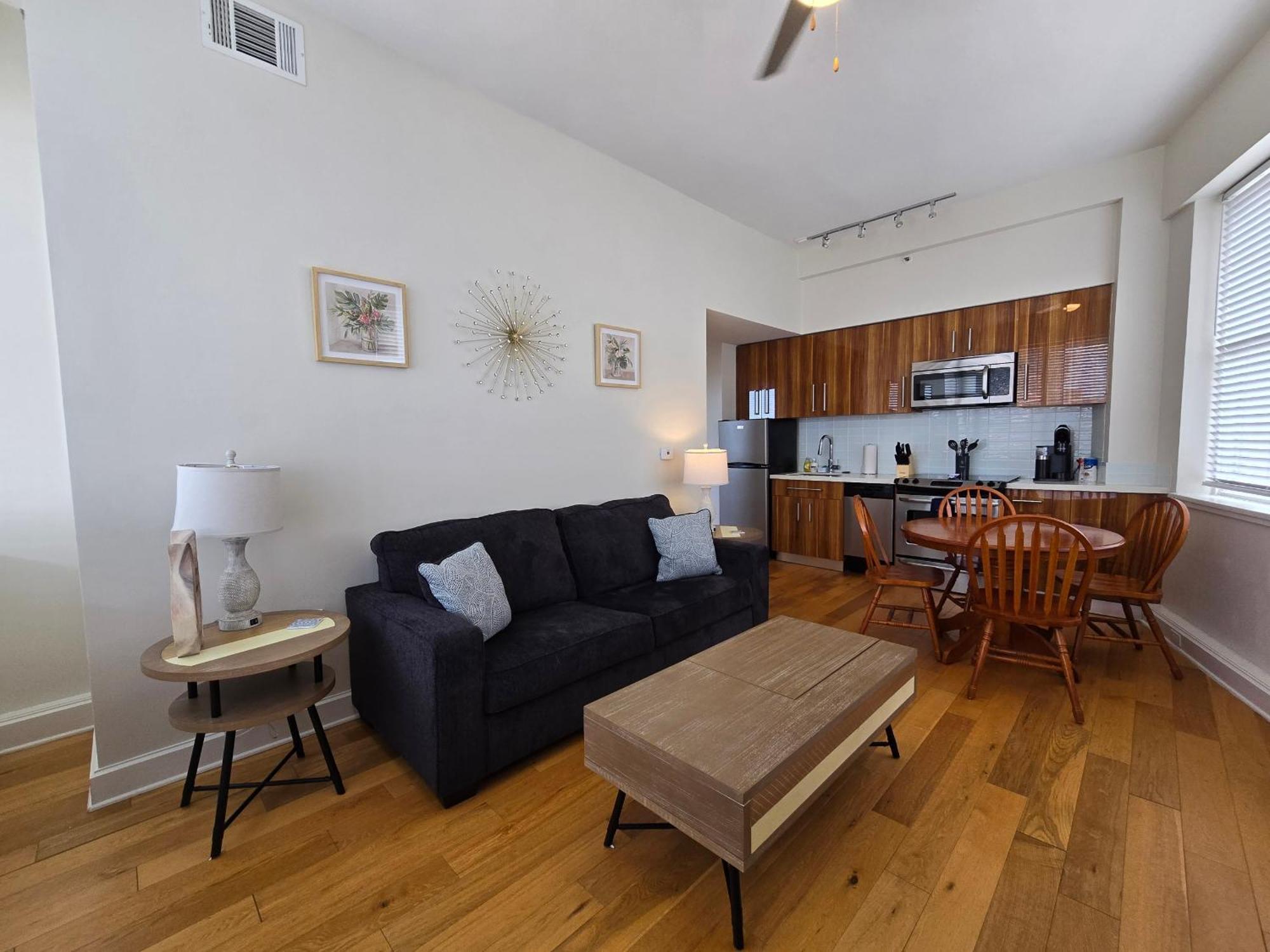 Amazing Condos Beautiful View 2 Blocks To French Quarter, Small Rooftop Pool, Gym, Seanger Theater, Super Dome, And Bourbon St New Orleans Kamer foto