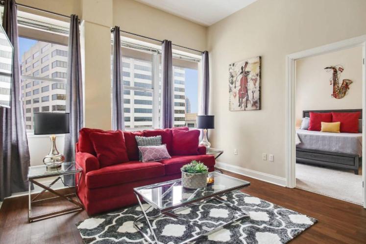 Amazing Condos Beautiful View 2 Blocks To French Quarter, Small Rooftop Pool, Gym, Seanger Theater, Super Dome, And Bourbon St New Orleans Buitenkant foto