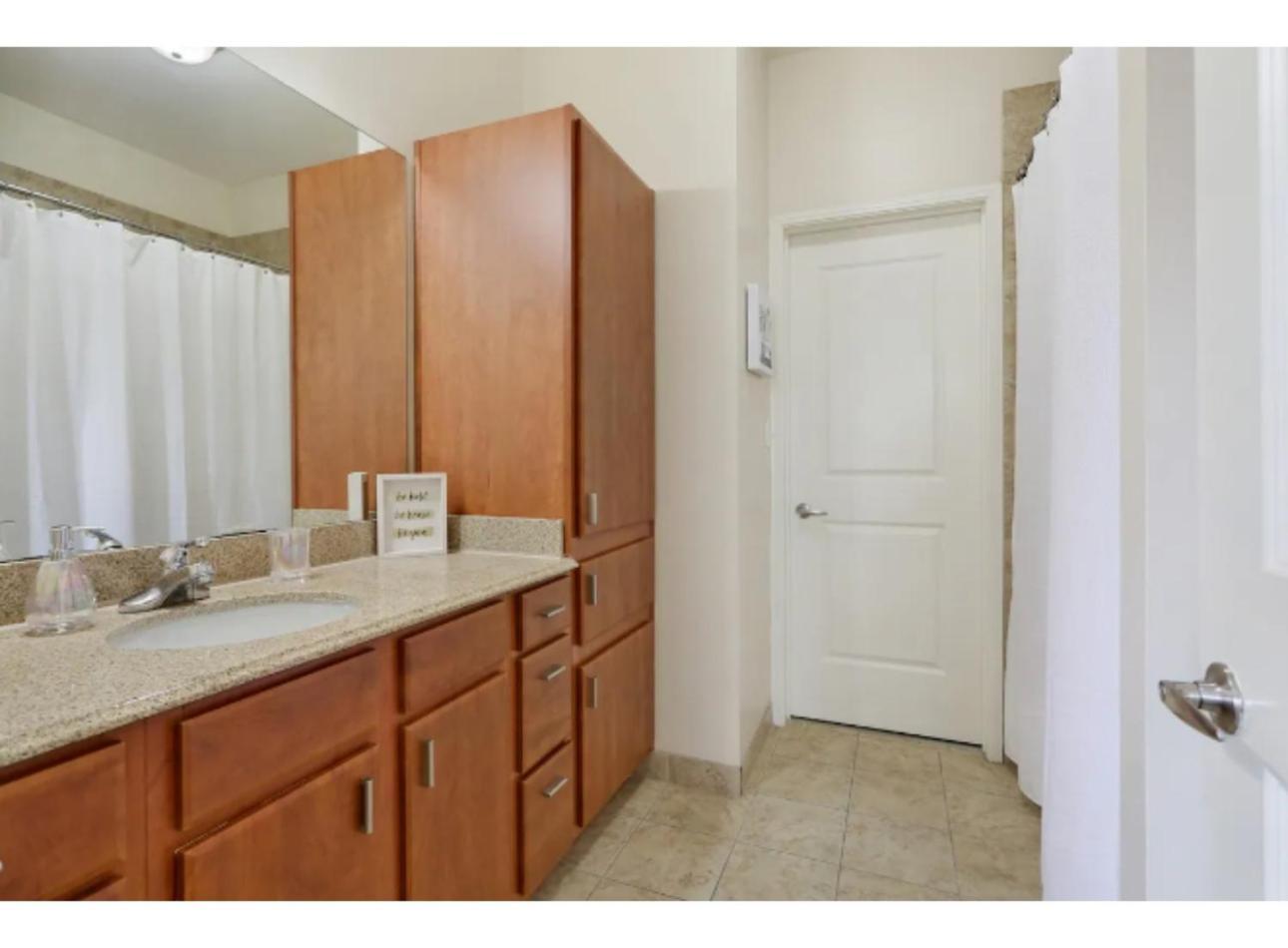 Amazing Condos Beautiful View 2 Blocks To French Quarter, Small Rooftop Pool, Gym, Seanger Theater, Super Dome, And Bourbon St New Orleans Kamer foto