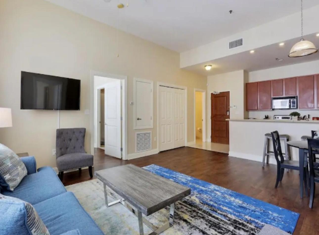 Amazing Condos Beautiful View 2 Blocks To French Quarter, Small Rooftop Pool, Gym, Seanger Theater, Super Dome, And Bourbon St New Orleans Buitenkant foto