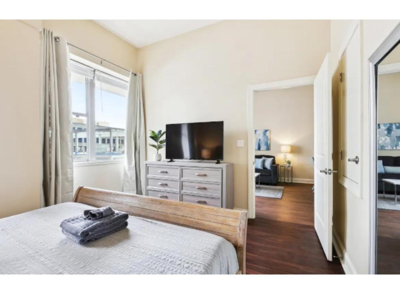 Amazing Condos Beautiful View 2 Blocks To French Quarter, Small Rooftop Pool, Gym, Seanger Theater, Super Dome, And Bourbon St New Orleans Kamer foto