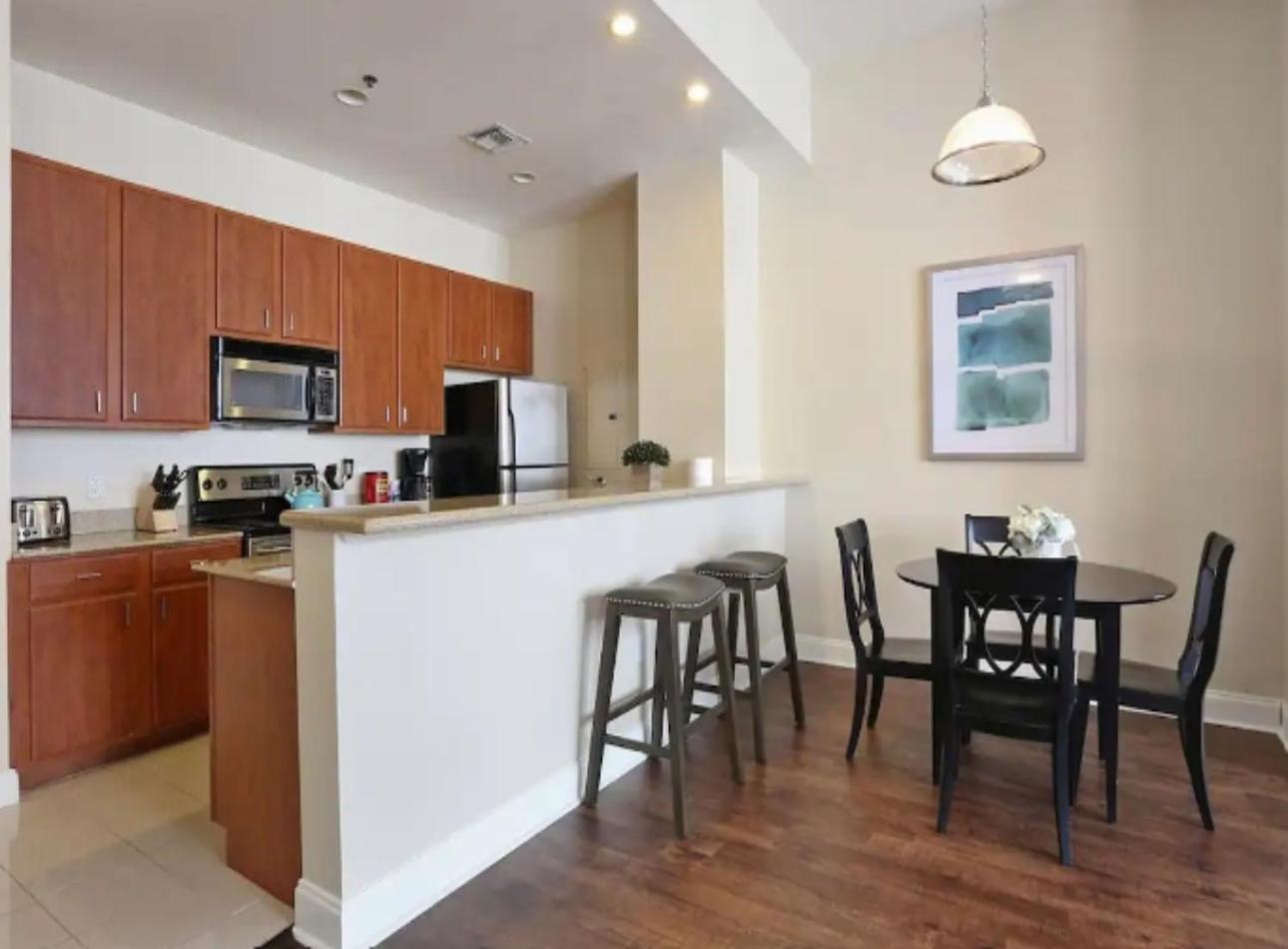 Amazing Condos Beautiful View 2 Blocks To French Quarter, Small Rooftop Pool, Gym, Seanger Theater, Super Dome, And Bourbon St New Orleans Buitenkant foto