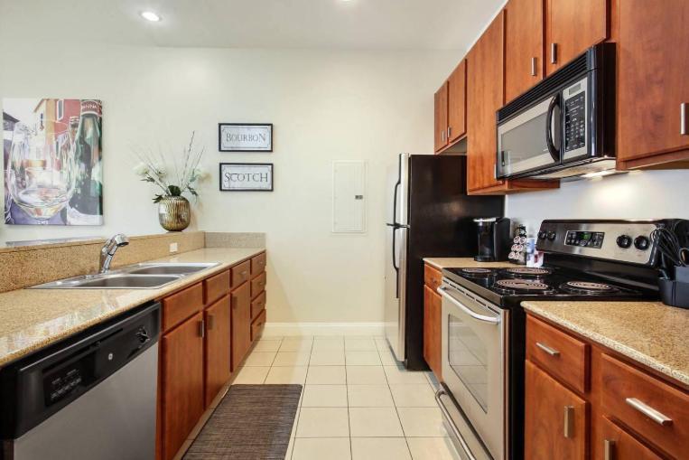 Amazing Condos Beautiful View 2 Blocks To French Quarter, Small Rooftop Pool, Gym, Seanger Theater, Super Dome, And Bourbon St New Orleans Kamer foto