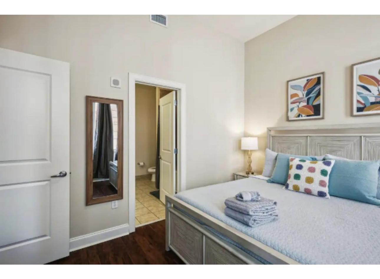 Amazing Condos Beautiful View 2 Blocks To French Quarter, Small Rooftop Pool, Gym, Seanger Theater, Super Dome, And Bourbon St New Orleans Kamer foto