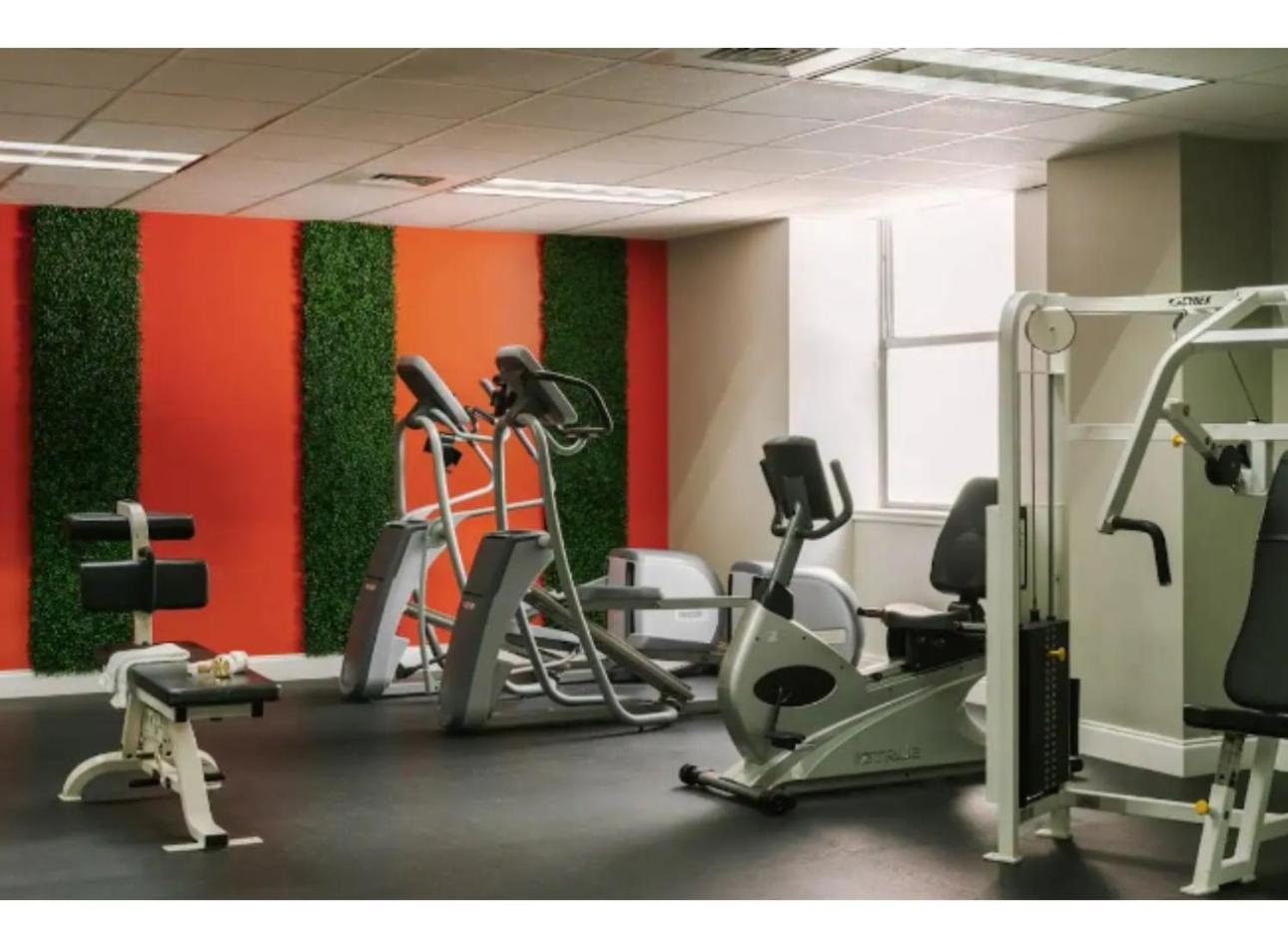 Amazing Condos Beautiful View 2 Blocks To French Quarter, Small Rooftop Pool, Gym, Seanger Theater, Super Dome, And Bourbon St New Orleans Buitenkant foto